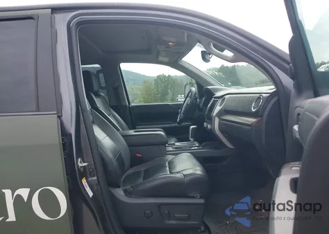 2018 Toyota Tundra Limited 5.7L V8 из США, поврежденный, VIN 5TFHY5F13JX774793